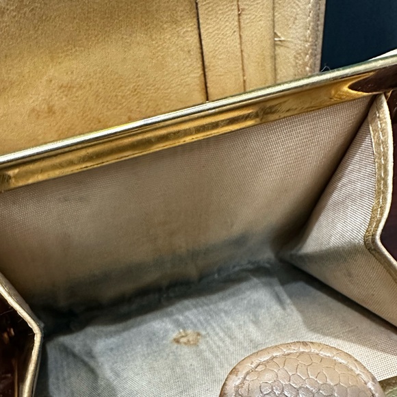 Chanel Classic Caviar Bifold Wallet – Series 9 (2004–2005) - Picture 10 of 12